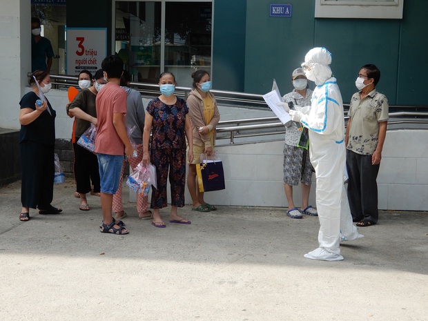 Lần đầu sau 1 tháng Đà Nẵng không ghi nhận ca mắc mới và có số bệnh nhân Covid-19 được xuất viện kỷ lục - Ảnh 3.