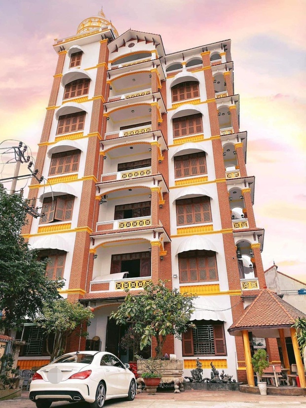 Khẳng định gia thế không hề thua kém rich kid phố cổ Âu Hà My, vậy nhà Nguyễn Trọng Hưng có gì? - Ảnh 2.