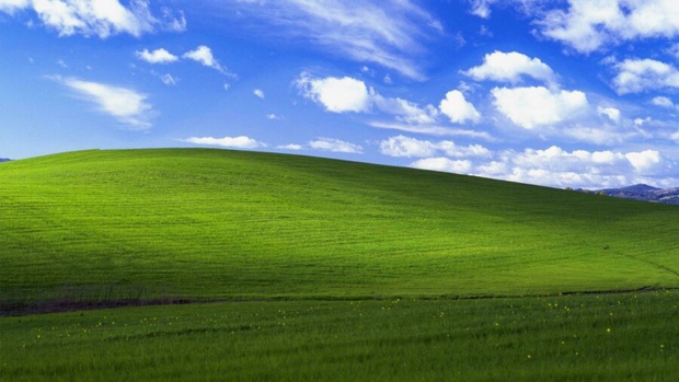 Hình nền Windows XP huyền thoại được tìm thấy trong game của Microsoft - Ảnh 1.