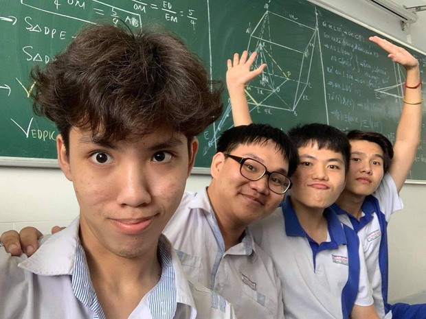 Thủ khoa khối B toàn quốc đạt 29,75 điểm: Tiếc vì để sai 1 câu nên không được tối đa 30 - Ảnh 3.