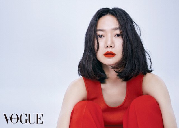 Bae Doo Na: Chị đại Hallyu chuyên thầu phim Hollywood, gia tài phim siêu khủng nhưng vẫn bị gọi là bình hoa di động - Ảnh 1.