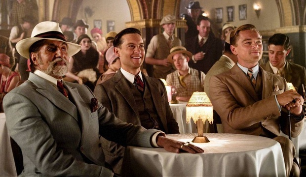 Một Gatsby đáng thương đuổi theo những phù phiếm và bóng đen quá khứ, liệu có “làm ra đất nước” để được ngợi ca? - Ảnh 2. Một Gatsby đáng thương đuổi theo những phù phiếm và bóng đen quá khứ, liệu có “làm ra đất nước” để được ngợi ca? - Ảnh 2.