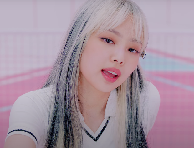 Jennie xinh bá cháy trong MV Ice Cream: Tóc giả trân mà đẹp quá trời, tẩy tóc thật thì còn đỉnh nữa - Ảnh 3.