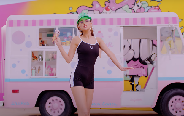 Giảm cân thành công, body đạt ngưỡng đỉnh cao, Selena Gomez chiếm spotlight MV chung với BLACKPINK dù diện toàn đồ đơn giản - Ảnh 2. Giảm cân thành công, body đạt ngưỡng đỉnh cao, Selena Gomez chiếm spotlight MV chung với BLACKPINK dù diện toàn đồ đơn giản - Ảnh 2.