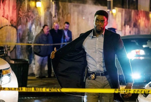 boseman-9-159867277232859096075.jpg