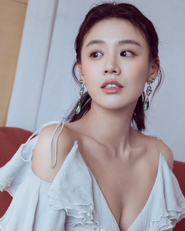 Tranh cãi BXH 55 sao nữ có gương mặt đẹp nhất châu Á: BLACKPINK, Nhiệt Ba thấp bất ngờ, top 5 đều quá khó hiểu - Ảnh 39. Tranh cãi BXH 55 sao nữ có gương mặt đẹp nhất châu Á: BLACKPINK, Nhiệt Ba thấp bất ngờ, top 5 đều quá khó hiểu - Ảnh 39.