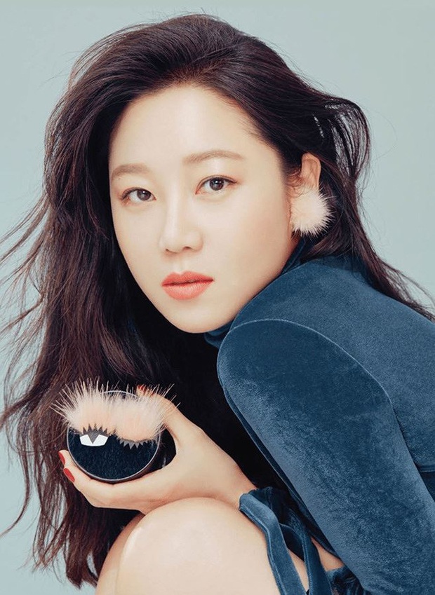 Tranh cãi BXH 55 sao nữ có gương mặt đẹp nhất châu Á: BLACKPINK, Nhiệt Ba thấp bất ngờ, top 5 đều quá khó hiểu - Ảnh 37. Tranh cãi BXH 55 sao nữ có gương mặt đẹp nhất châu Á: BLACKPINK, Nhiệt Ba thấp bất ngờ, top 5 đều quá khó hiểu - Ảnh 37.