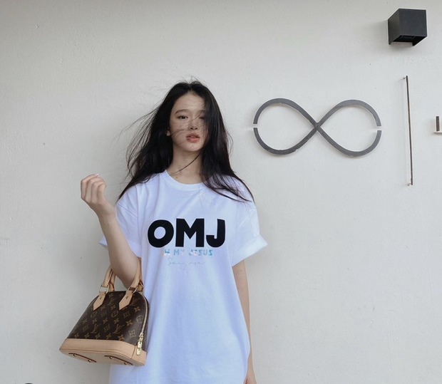 Linh Ka thừa nhận đã chi nửa tỷ để sắm hàng hiệu, mới 18 tuổi mà độ chịu chi không hề thua chị kém em - Ảnh 3. Linh Ka thừa nhận đã chi nửa tỷ để sắm hàng hiệu, mới 18 tuổi mà độ chịu chi không hề thua chị kém em - Ảnh 3.
