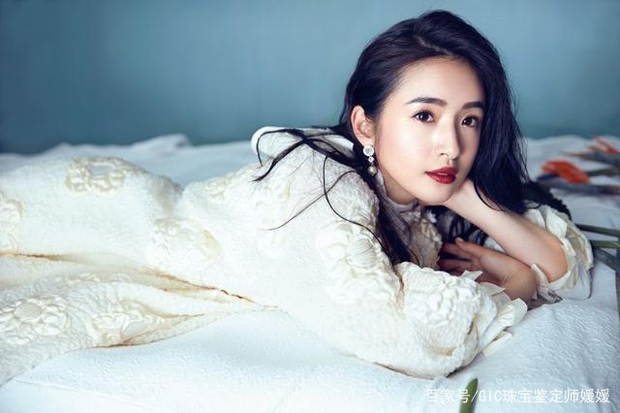 Tranh cãi BXH 55 sao nữ có gương mặt đẹp nhất châu Á: BLACKPINK, Nhiệt Ba thấp bất ngờ, top 5 đều quá khó hiểu - Ảnh 35. Tranh cãi BXH 55 sao nữ có gương mặt đẹp nhất châu Á: BLACKPINK, Nhiệt Ba thấp bất ngờ, top 5 đều quá khó hiểu - Ảnh 35.