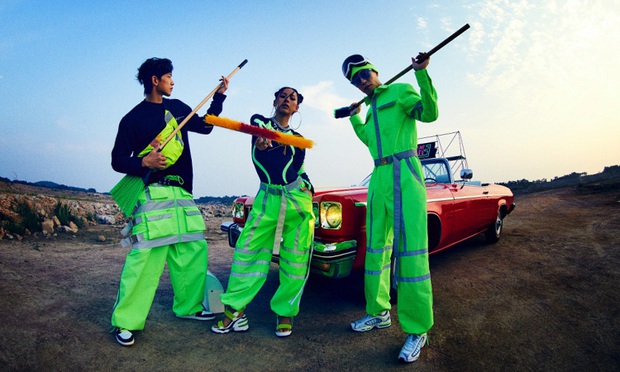 Kpop chưa từng có tân binh nào ngang ngược như SSAK3: Phá vỡ mọi quy tắc giới idol, làm rối loạn BXH nhưng Knet vẫn mê như điếu đổ - Ảnh 2. Kpop chưa từng có tân binh nào ngang ngược như SSAK3: Phá vỡ mọi quy tắc giới idol, làm rối loạn BXH nhưng Knet vẫn mê như điếu đổ - Ảnh 2.