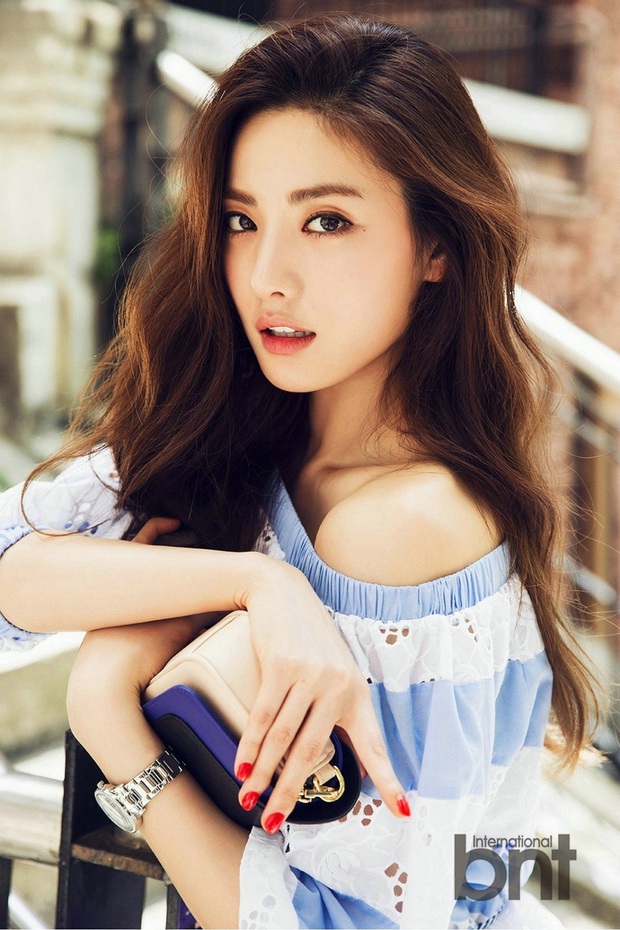 Tranh cãi BXH 55 sao nữ có gương mặt đẹp nhất châu Á: BLACKPINK, Nhiệt Ba thấp bất ngờ, top 5 đều quá khó hiểu - Ảnh 45. Tranh cãi BXH 55 sao nữ có gương mặt đẹp nhất châu Á: BLACKPINK, Nhiệt Ba thấp bất ngờ, top 5 đều quá khó hiểu - Ảnh 45.
