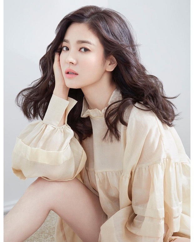 Tranh cãi BXH 55 sao nữ có gương mặt đẹp nhất châu Á: BLACKPINK, Nhiệt Ba thấp bất ngờ, top 5 đều quá khó hiểu - Ảnh 10. Tranh cãi BXH 55 sao nữ có gương mặt đẹp nhất châu Á: BLACKPINK, Nhiệt Ba thấp bất ngờ, top 5 đều quá khó hiểu - Ảnh 10.