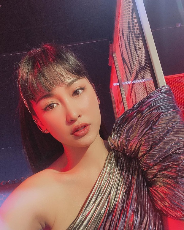 DJ Trang Moon bị dìm hàng vì góc máy quay ở King of Rap, so với ảnh sống ảo mà không nhận ra luôn! - Ảnh 10. DJ Trang Moon bị dìm hàng vì góc máy quay ở King of Rap, so với ảnh sống ảo mà không nhận ra luôn! - Ảnh 10.