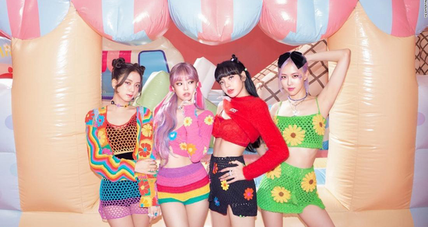 Giữa lúc nội bộ fan đang lục đục, BLACKPINK thẳng thắn nói về bí quyết giúp nhóm thành công như hiện tại khiến ai nấy cũng ấm lòng - Ảnh 4. Giữa lúc nội bộ fan đang lục đục, BLACKPINK thẳng thắn nói về bí quyết giúp nhóm thành công như hiện tại khiến ai nấy cũng ấm lòng - Ảnh 4.