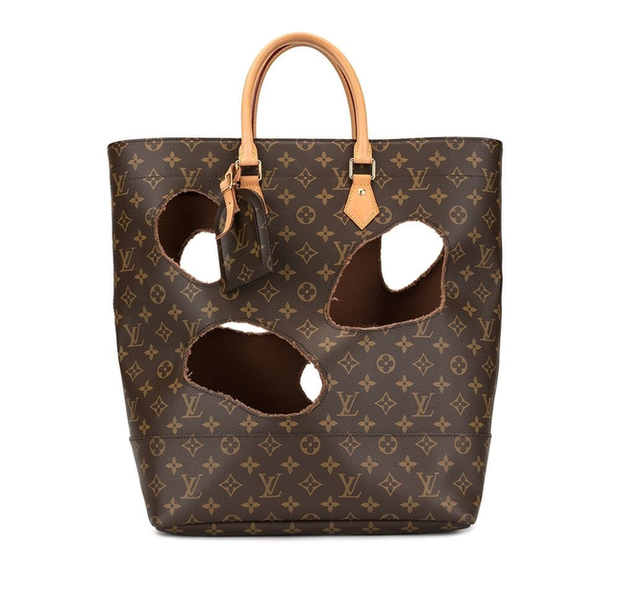 Louis Vuitton mở bán túi thủng lỗ chỗ như chuột gặm, chỉ thắc mắc xem liệu tín đồ hàng hiệu như Ngọc Trinh có dám sắm - Ảnh 3. Louis Vuitton mở bán túi thủng lỗ chỗ như chuột gặm, chỉ thắc mắc xem liệu tín đồ hàng hiệu như Ngọc Trinh có dám sắm - Ảnh 3.