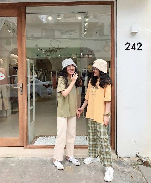 8 cách diện áo phông xinh xẻo từ các mỹ nhân Hoa - Hàn kèm chỗ mua ngon nghẻ để bạn sắm sửa cho mùa tựu trường  - Ảnh 17.