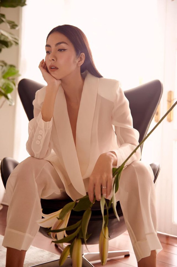 Hà Tăng đẹp nức nở trong bộ ảnh mới: Từ thần thái đến ánh mắt đều hút hồn, nhìn ảnh cận mặt lại càng mê đắm! - Ảnh 3. Hà Tăng đẹp nức nở trong bộ ảnh mới: Từ thần thái đến ánh mắt đều hút hồn, nhìn ảnh cận mặt lại càng mê đắm! - Ảnh 3.