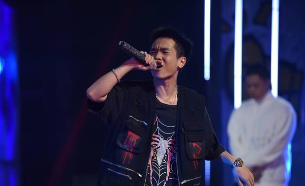 Sau sân khấu gây tranh cãi của Kiều Loan, Nhện (King Of Rap) bỗng chia sẻ hình ảnh cực gắt Dàn mỹ nhân dù hát chán - Ảnh 6. Sau sân khấu gây tranh cãi của Kiều Loan, Nhện (King Of Rap) bỗng chia sẻ hình ảnh cực gắt Dàn mỹ nhân dù hát chán - Ảnh 6.
