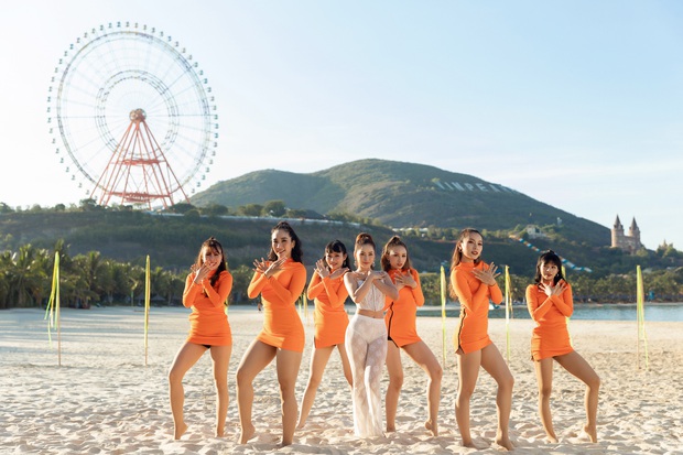 Chi Pu “đánh úp tung ra sản phẩm mới toanh trong Greatest Show #3, lần đầu công khai trả lời việc có người yêu với hội bạn thân - Ảnh 6.