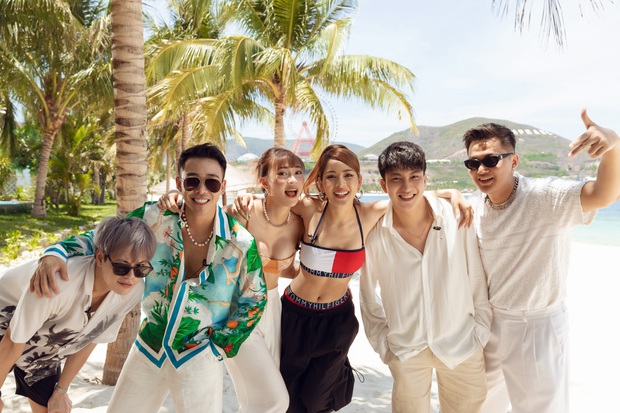 Chi Pu “đánh úp tung ra sản phẩm mới toanh trong Greatest Show #3, lần đầu công khai trả lời việc có người yêu với hội bạn thân - Ảnh 14.