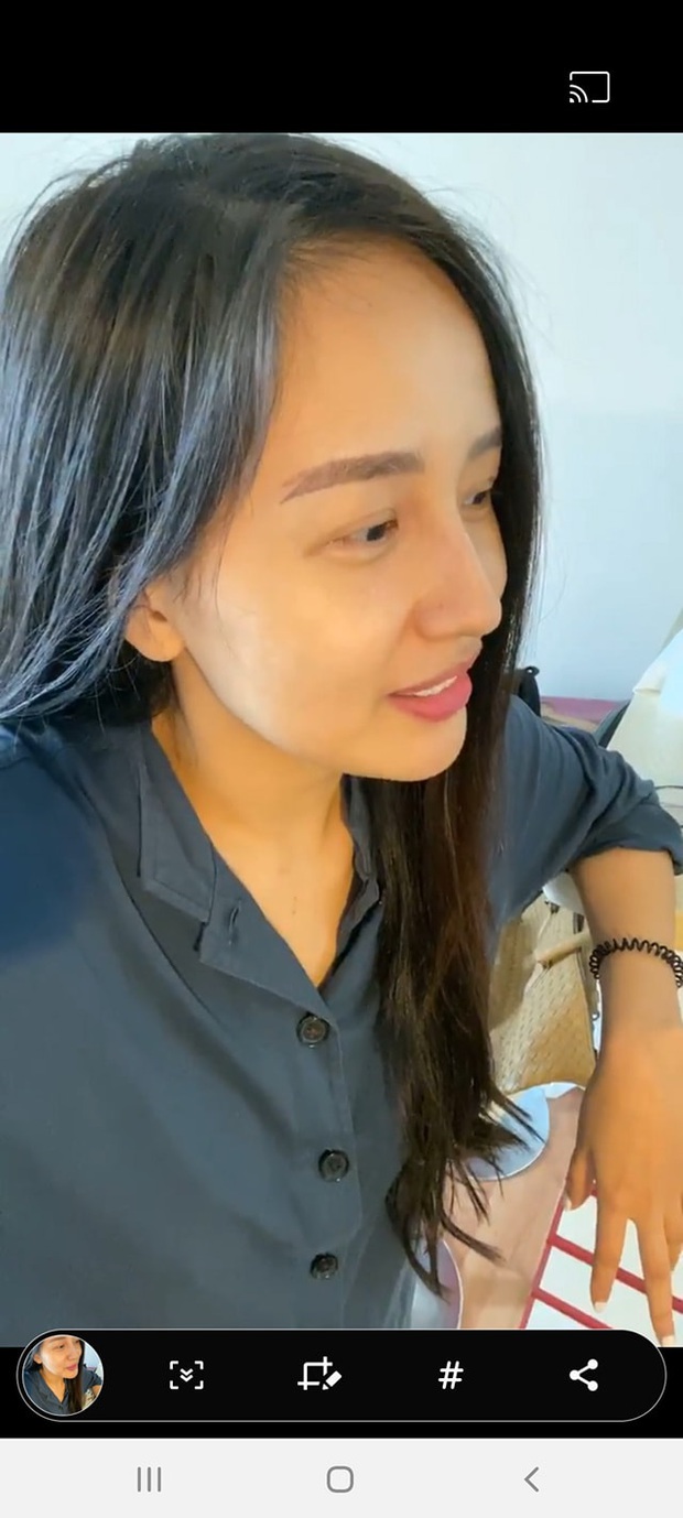 Người ta lận đận tình duyên còn Mai Phương Thúy lận đận vì lông mày: Vẽ bằng tay thì lỗi, giờ điêu khắc cũng hơi fail - Ảnh 2. Người ta lận đận tình duyên còn Mai Phương Thúy lận đận vì lông mày: Vẽ bằng tay thì lỗi, giờ điêu khắc cũng hơi fail - Ảnh 2.