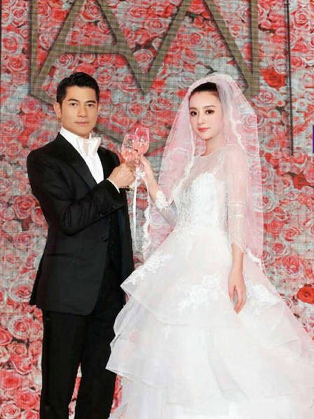 Vỡ mộng cuộc sống của dàn mỹ nhân ở lò luyện lấy đại gia xứ Trung: Được dạy coi chồng như ông chủ, quy trình đầy tủi nhục - Ảnh 9. Vỡ mộng cuộc sống của dàn mỹ nhân ở lò luyện lấy đại gia xứ Trung: Được dạy coi chồng như ông chủ, quy trình đầy tủi nhục - Ảnh 9.