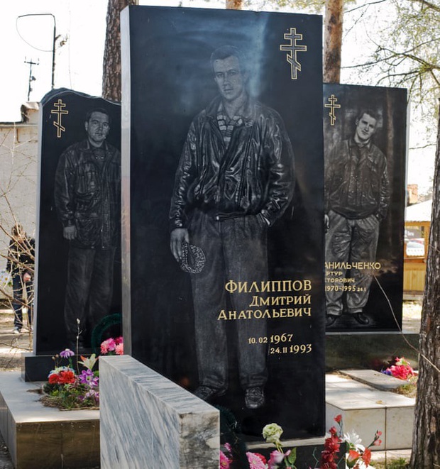 Thăm thú nghĩa trang mafia độc đáo ở Nga: Khi còn sống khét tiếng bao nhiêu, lúc nhắm mắt cũng hoành tráng bấy nhiêu - Ảnh 12.