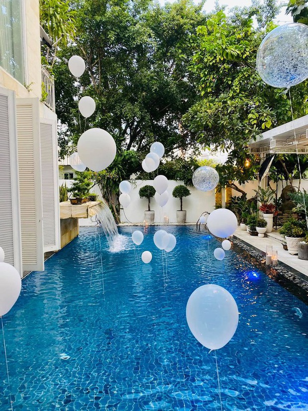 Shark Khoa bất ngờ hé lộ đang sống trong biệt thự siêu sang chảnh, bạn bè cũng phải thốt lên: Dã man! - Ảnh 4. Shark Khoa bất ngờ hé lộ đang sống trong biệt thự siêu sang chảnh, bạn bè cũng phải thốt lên: Dã man! - Ảnh 4.