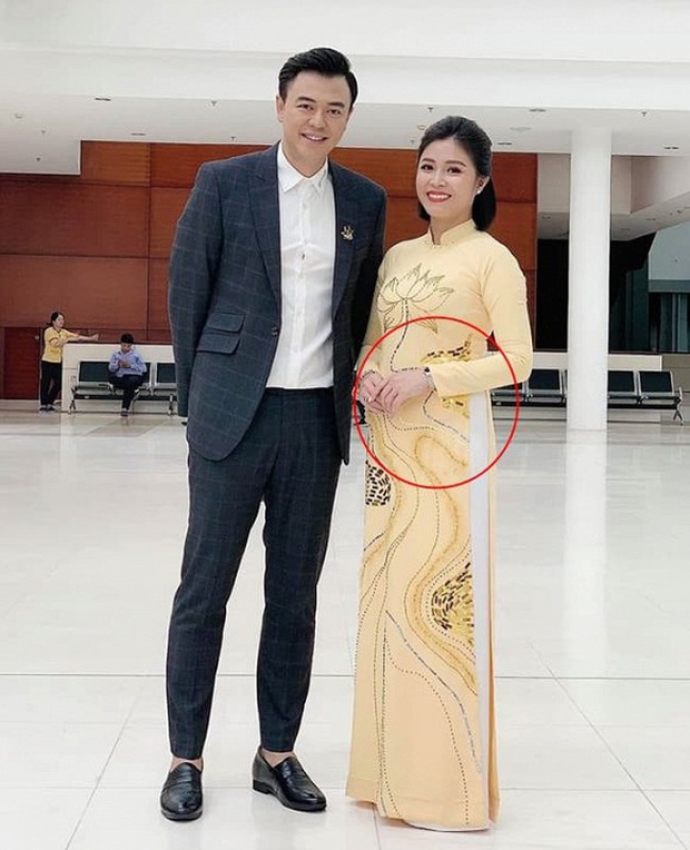 MC Hoàng Linh lên tiếng vì bị nửa cái thiên hạ bảo có bầu - Ảnh 1.