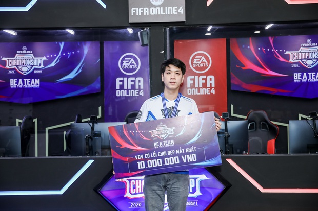 Chiến thắng nghẹt thở trên chấm phạt đền, DIH Esport F4 trở thành tân vương của FIFA Online 4 Việt Nam - Ảnh 8.