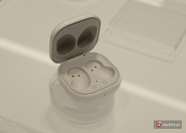 Trải nghiệm nhanh Samsung Galaxy Buds Live: sang trọng, thiết kế mới ấn tượng, xứng đáng đọ AirPods - Ảnh 2.