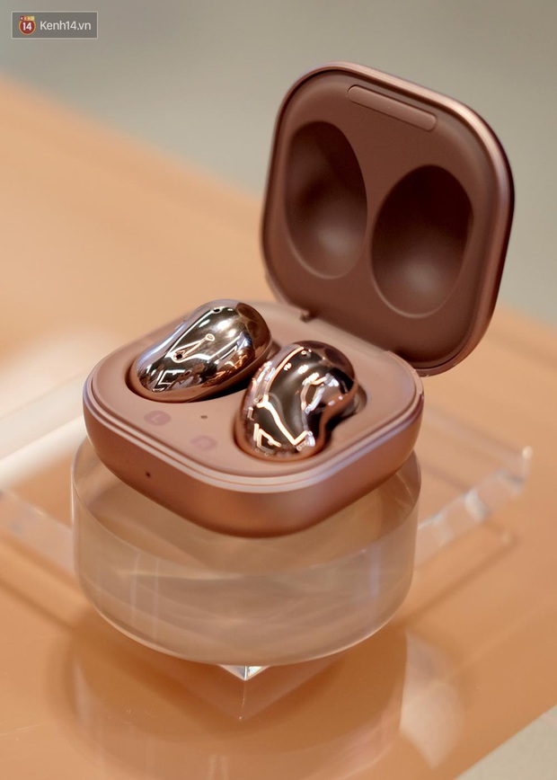 Trải nghiệm nhanh Samsung Galaxy Buds Live: sang trọng, thiết kế mới ấn tượng, xứng đáng đọ AirPods - Ảnh 6.