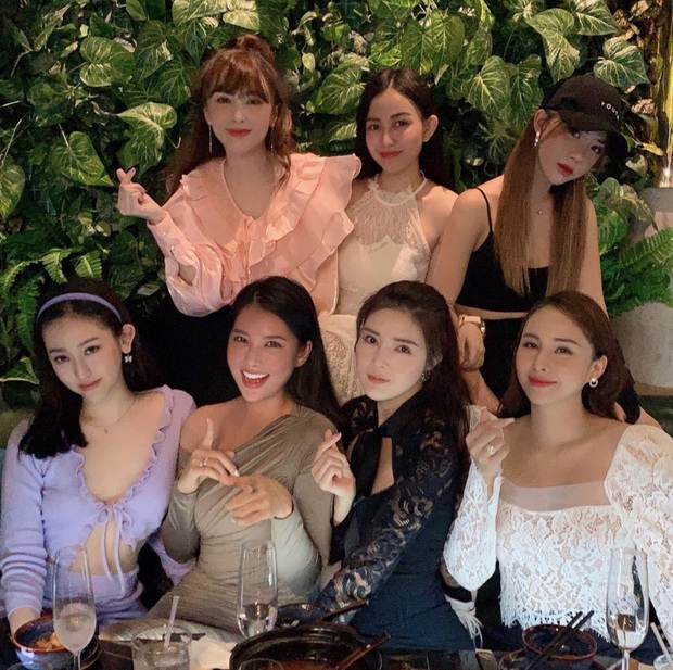 Hội bạn thân của Thuý Vi toàn hot girl mê làm đẹp, không giấu giếm chuyện phẫu thuật thẩm mỹ - Ảnh 4. Hội bạn thân của Thuý Vi toàn hot girl mê làm đẹp, không giấu giếm chuyện phẫu thuật thẩm mỹ - Ảnh 4.