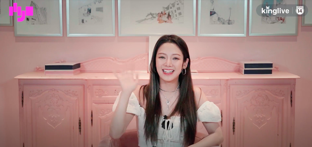 Phỏng vấn đặc biệt HYO: Thích hoạt động cùng SNSD hơn solo, ấn tượng nhất với fan Việt ở khoản... hát tiếng Hàn quá nhiệt! - Ảnh 8. Phỏng vấn đặc biệt HYO: Thích hoạt động cùng SNSD hơn solo, ấn tượng nhất với fan Việt ở khoản... hát tiếng Hàn quá nhiệt! - Ảnh 8.