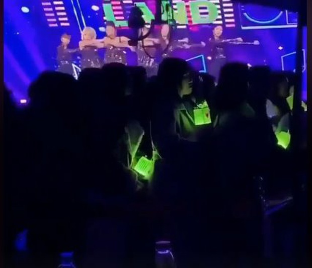 Fandom NCT bị phốt thái độ không tôn trọng, quay lưng khi MOMOLAND đang diễn nhưng sau nửa năm mới được minh oan? - Ảnh 2. Fandom NCT bị phốt thái độ không tôn trọng, quay lưng khi MOMOLAND đang diễn nhưng sau nửa năm mới được minh oan? - Ảnh 2.