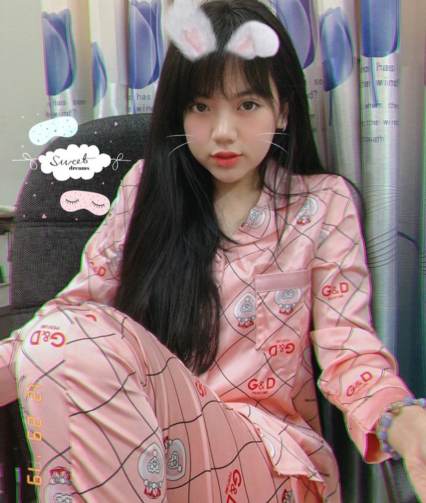 Loạt gương mặt hot hit trên Instagram diện đồ bộ chụp ảnh, hàng hiệu hay giá trăm rưỡi trăm bải gì nhìn cũng cưng hết - Ảnh 9. Loạt gương mặt hot hit trên Instagram diện đồ bộ chụp ảnh, hàng hiệu hay giá trăm rưỡi trăm bải gì nhìn cũng cưng hết - Ảnh 9.
