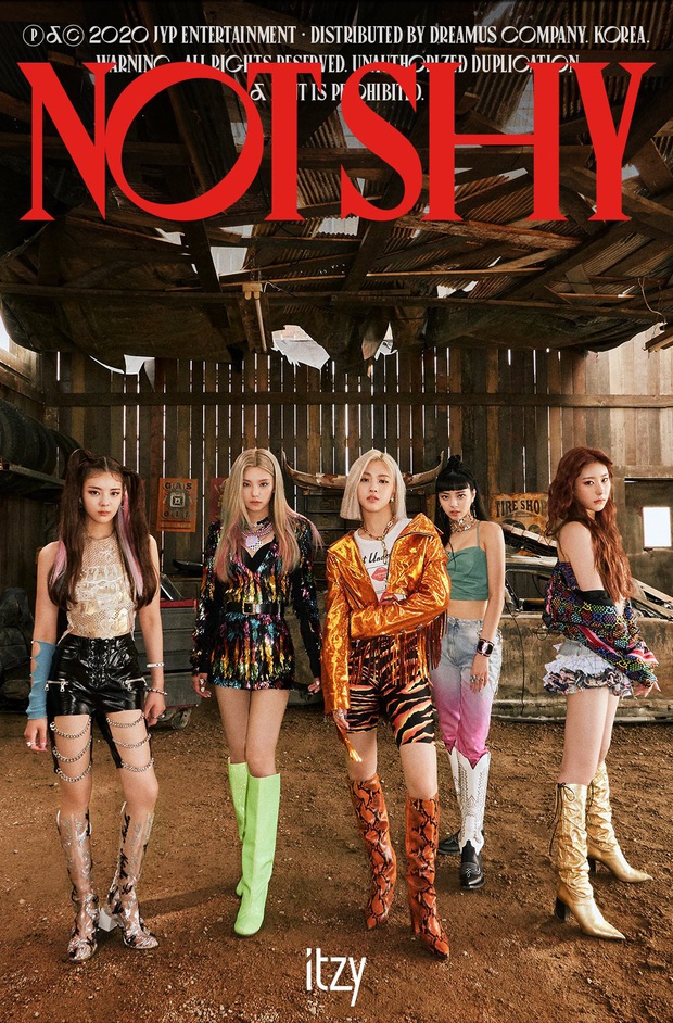 ITZY tung bộ ảnh “sặc mùi thuốc súng” nhá hàng comeback, ai cũng ngầu nhưng riêng visual khiến fan “giận tím người” vì tóc mái - Ảnh 6. ITZY tung bộ ảnh “sặc mùi thuốc súng” nhá hàng comeback, ai cũng ngầu nhưng riêng visual khiến fan “giận tím người” vì tóc mái - Ảnh 6.