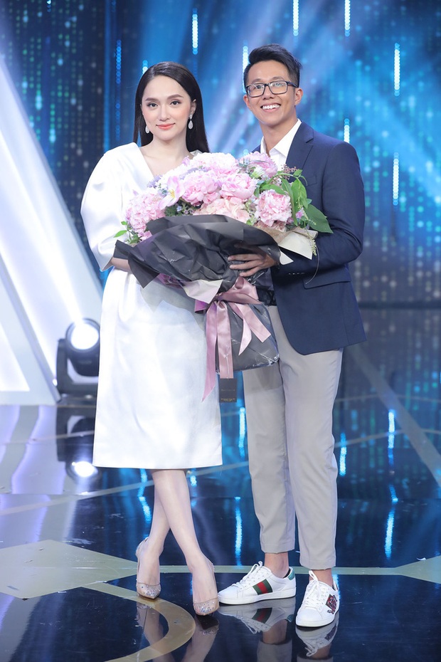 Thế Thịnh đầy tâm trạng, Khánh Ngô đăng hình chơi golf sau khi Hương Giang thành đôi với CEO Matt Liu - Ảnh 1.