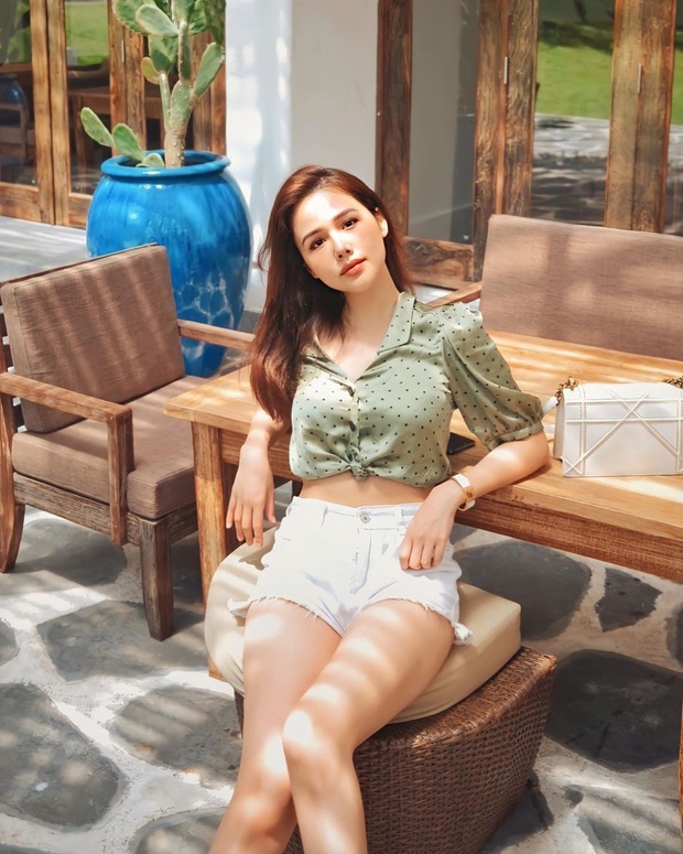 Style chơi golf của sao Việt: Hương Giang đơn giản nhất hội dù vướng nghi án hẹn hò, Quỳnh Nga diện váy ngắn xẻ cao tít tắp - Ảnh 19. Style chơi golf của sao Việt: Hương Giang đơn giản nhất hội dù vướng nghi án hẹn hò, Quỳnh Nga diện váy ngắn xẻ cao tít tắp - Ảnh 19.