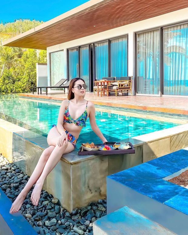 Style chơi golf của sao Việt: Hương Giang đơn giản nhất hội dù vướng nghi án hẹn hò, Quỳnh Nga diện váy ngắn xẻ cao tít tắp - Ảnh 4. Style chơi golf của sao Việt: Hương Giang đơn giản nhất hội dù vướng nghi án hẹn hò, Quỳnh Nga diện váy ngắn xẻ cao tít tắp - Ảnh 4.