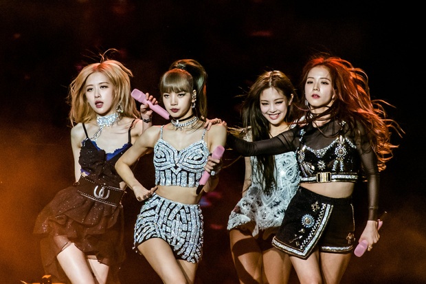 4 năm làm nên kỳ tích của cả châu Á BLACKPINK: Đằng sau bộ váy công chúa dát vàng ẩn giấu một đôi giày vải sờn rách - Ảnh 16.