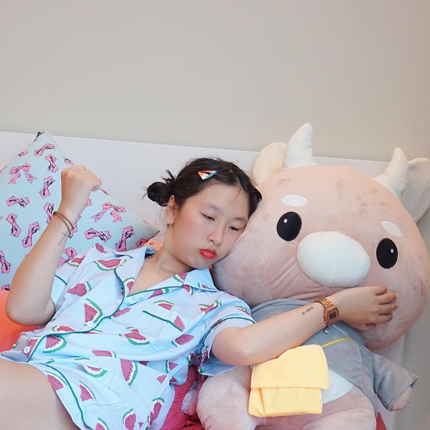 Trang Hý: Mình có cả BST đồ bộ từ sexy nhí nhảnh đến quý phái để... mặc tuỳ tâm trạng - Ảnh 4. Trang Hý: Mình có cả BST đồ bộ từ sexy nhí nhảnh đến quý phái để... mặc tuỳ tâm trạng - Ảnh 4.