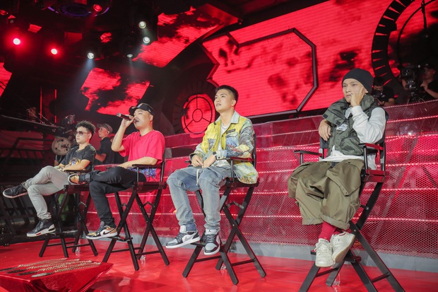 King Of Rap: Nữ rapper 17 tuổi Pháo được 4 chọn với tiết mục chơi chữ cực ngầu Sợ quá cơ - Ảnh 1. King Of Rap: Nữ rapper 17 tuổi Pháo được 4 chọn với tiết mục chơi chữ cực ngầu Sợ quá cơ - Ảnh 1.