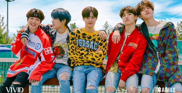 30 nhóm nhạc nam hot nhất hiện nay: Top 3 boygroup hội ngộ, BTS và đối thủ không đội trời chung giành giật ngôi vương - Ảnh 10. 30 nhóm nhạc nam hot nhất hiện nay: Top 3 boygroup hội ngộ, BTS và đối thủ không đội trời chung giành giật ngôi vương - Ảnh 10.