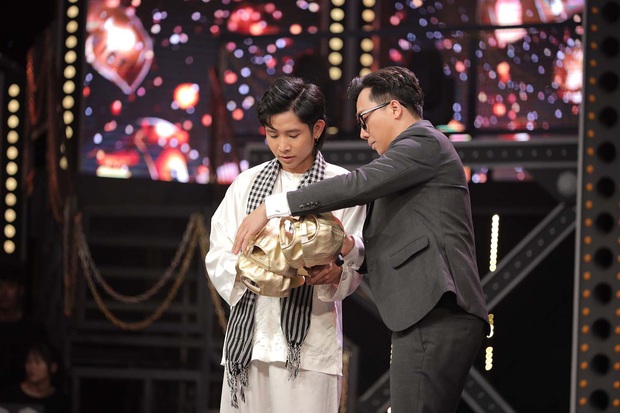 Tóc Tiên hé lộ ông xã Touliver là người hát đoạn mở đầu đầy ma mị trong Bắc Kim Thang của Ricky Star - Ảnh 3. Tóc Tiên hé lộ ông xã Touliver là người hát đoạn mở đầu đầy ma mị trong Bắc Kim Thang của Ricky Star - Ảnh 3.