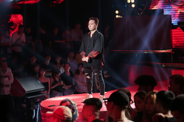 King Of Rap: Nữ rapper 17 tuổi Pháo được 4 chọn với tiết mục chơi chữ cực ngầu Sợ quá cơ - Ảnh 7. King Of Rap: Nữ rapper 17 tuổi Pháo được 4 chọn với tiết mục chơi chữ cực ngầu Sợ quá cơ - Ảnh 7.