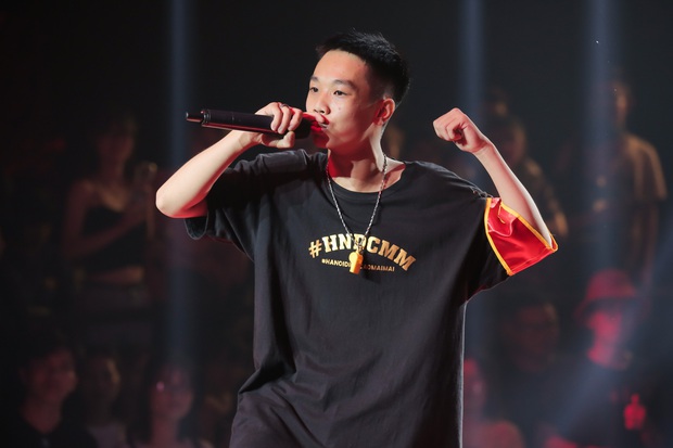 King Of Rap: Nữ rapper 17 tuổi Pháo được 4 chọn với tiết mục chơi chữ cực ngầu Sợ quá cơ - Ảnh 9. King Of Rap: Nữ rapper 17 tuổi Pháo được 4 chọn với tiết mục chơi chữ cực ngầu Sợ quá cơ - Ảnh 9.