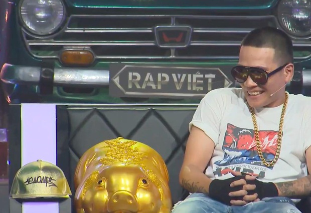Lão đại Wowy gây tranh cãi tại Rap Việt khi khuyên thí sinh nên chọn Đại học thay vì Rap - Ảnh 2. Lão đại Wowy gây tranh cãi tại Rap Việt khi khuyên thí sinh nên chọn Đại học thay vì Rap - Ảnh 2.