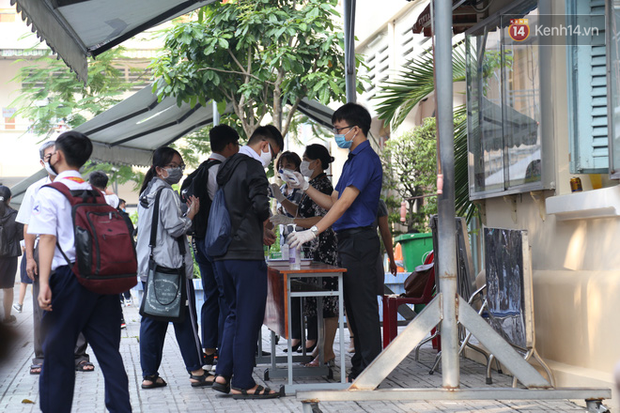 Hôm nay, hàng triệu học sinh cả nước chính thức quay lại trường, bắt đầu năm học mới - Ảnh 5.