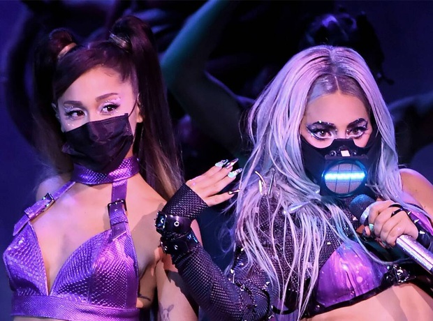 Netizen Việt phát sốt vì màn ăn vạ trá hình ngôn tình của Ariana Grande - Lady Gaga: Chị cào mắt em, còn em cào vào tim chị đấy - Ảnh 6.